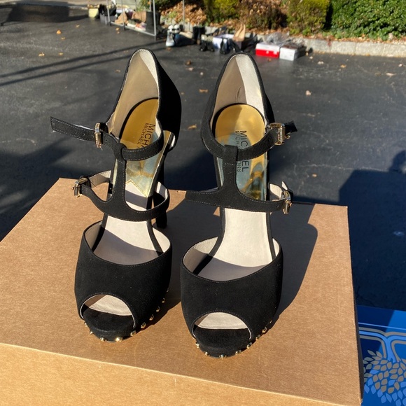 Black Suede Peep-toe platform heels - Picture 4 of 9